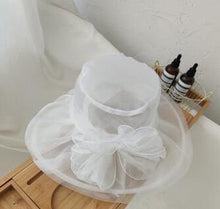 Load image into Gallery viewer, white flower lace organza top hat women&#39;s photography hat
