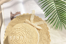 Load image into Gallery viewer, Straw hat with lace bow and wave on both sides beach hat female summer seaside vacation sunhat
