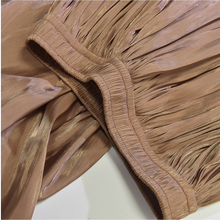 Load image into Gallery viewer, Pleated skirt, high waist, pearly shiny surface and silky drape
